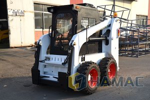 Cargadora de dirección deslizante JC45 en Calama